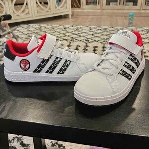 boys spiderman Adidas size 2 used once